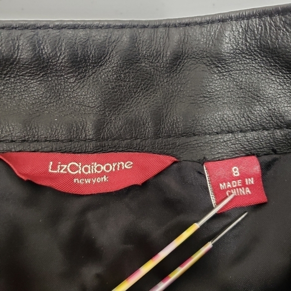 Liz Claiborne Black Leather Skirt Size 8 - Picture 3 of 6